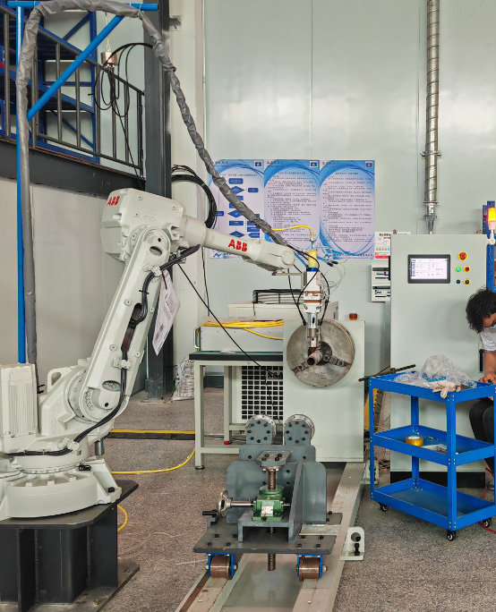 P3000 B型 机器人型激光熔覆 & 淬火装备 Model P3000B Robotic Laser Cladding & Quenching Equipment