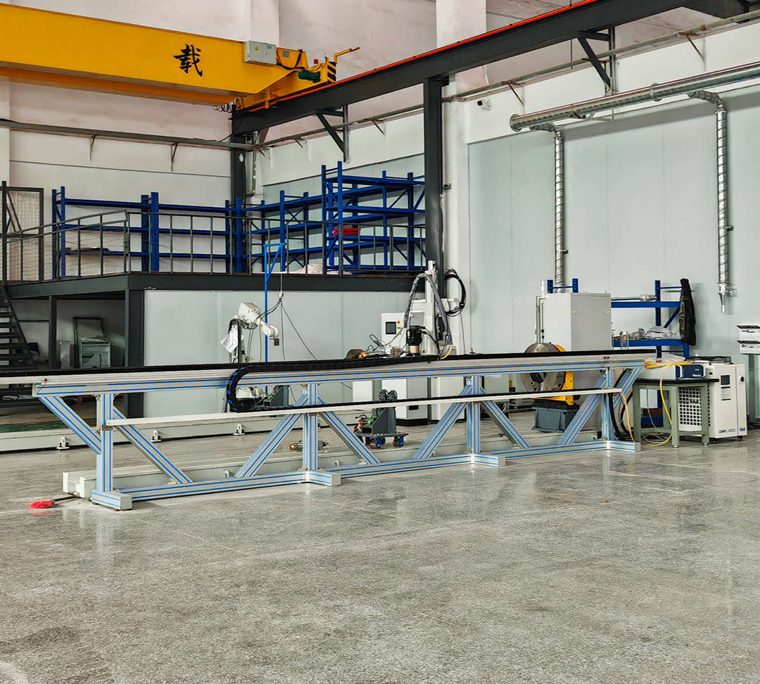P5000 A型 直线轴型激光熔覆装备 Model P5000A Linear-axis Laser Cladding Equipment